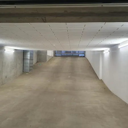 아파트 Lux Skarbowa 1a Free Parking 레스노