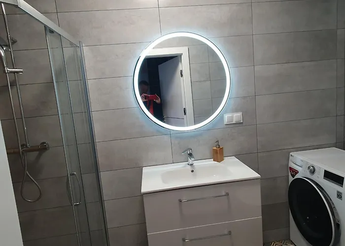 Lux Skarbowa 1a Free Parking *